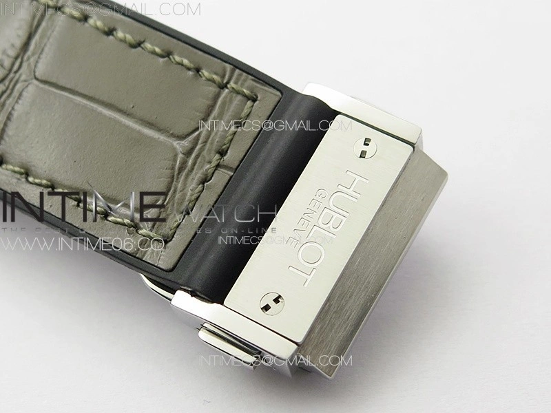 Classic Fusion 42mm SS Paved Diamonds Case And Bezel B50F Paved Diamonds Dial On Gray Gummy Strap A2892