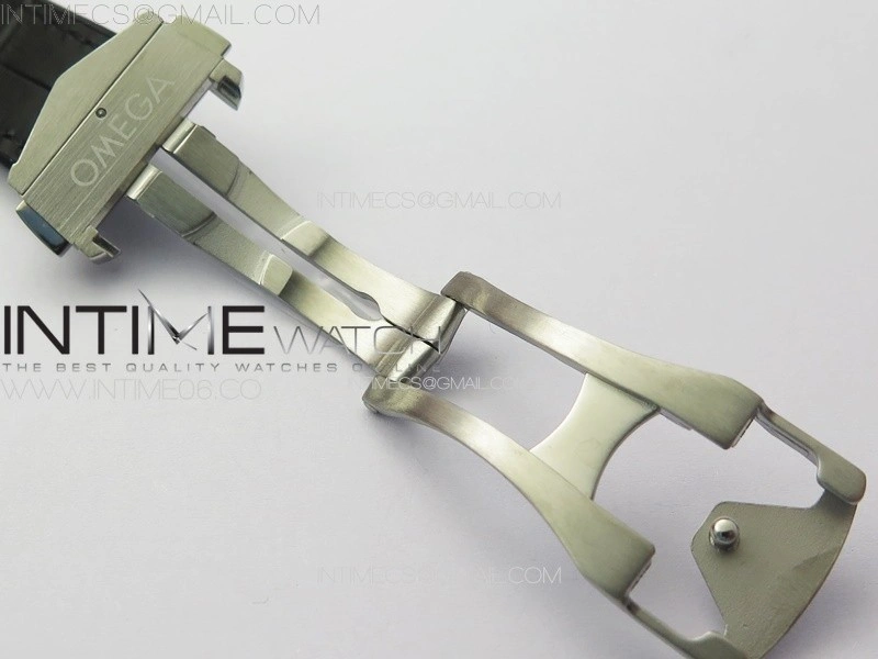 Constellation 41mm RG Black Ceramic Bezel VSF 1:1 Best Edition Silver Dial on Black Gummy Strap A8900