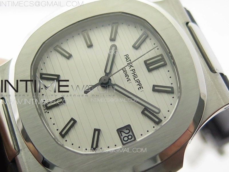 Nautilus Jumbo 5711 Super Replication PPF 1:1 Best Edition White Textured Dial on Black Rubber Strap PPF324