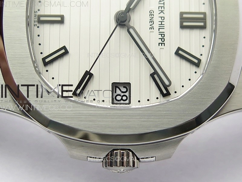 Nautilus Jumbo 5711 Super Replication PPF 1:1 Best Edition White Textured Dial on Black Rubber Strap PPF324