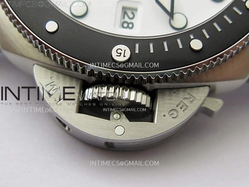 PAM1579 Luna Rossa Submersible 42mm VSF 1:1 Best Edition White Dial On Black Fabric Strap P900