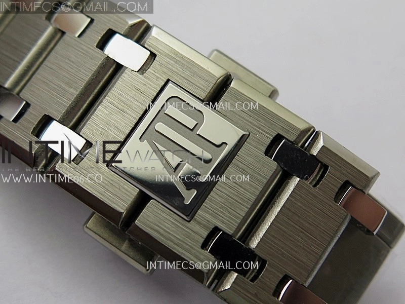 Royal Oak 16202XT 39mm Titanium ZF 1:1 Best Edition Red Dial On SS Bracelet A7121