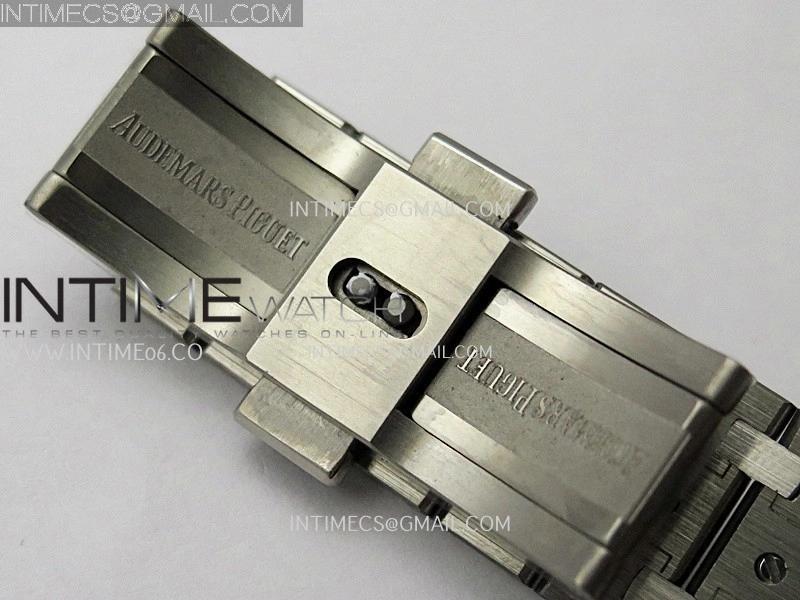 Royal Oak 16202XT 39mm Titanium ZF 1:1 Best Edition Red Dial On SS Bracelet A7121