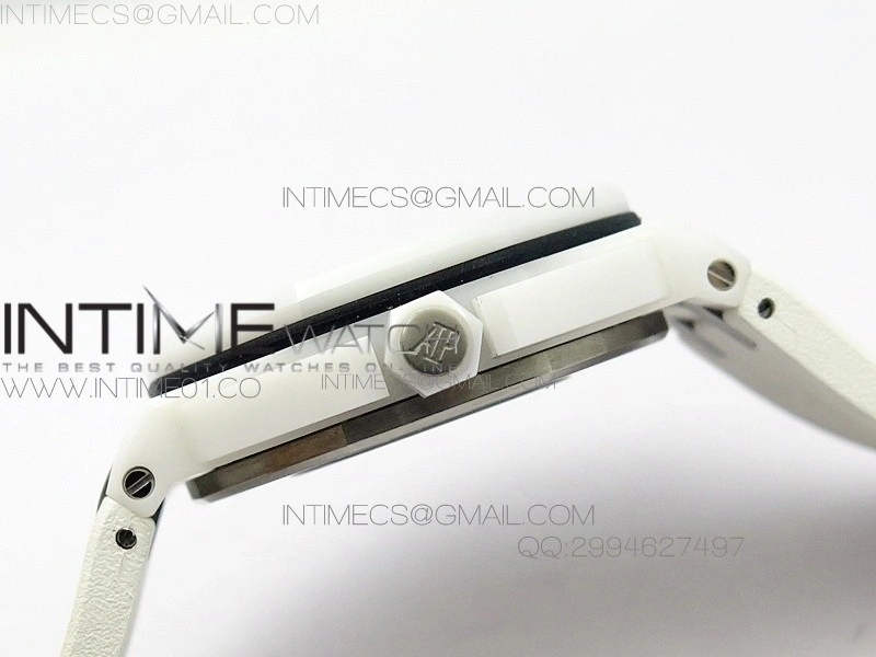 Royal Oak Offshore Diver White Ceramic BP on White Rubber Strap A3120