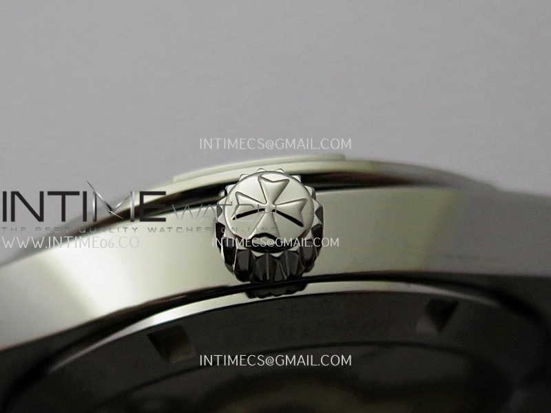 Overseas 4500V SS ZF 1:1 Best Edition Black Dial on Black Rubber Strap Asian Super Clone 5100 V2