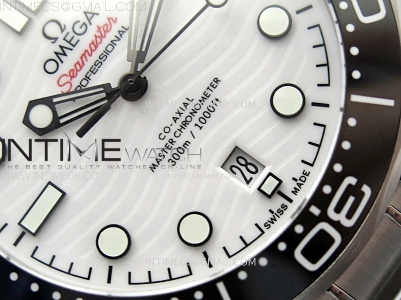 Seamaster Diver 300M B50F Black Ceramic White Dial on SS Bracelet A8800