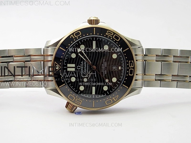Seamaster Diver 300M SS RG B50F Black Ceramic Black Dial on SS RG Bracelet A8800