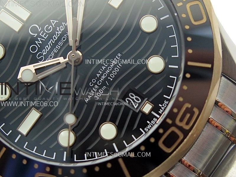 Seamaster Diver 300M SS RG B50F Black Ceramic Black Dial on SS RG Bracelet A8800