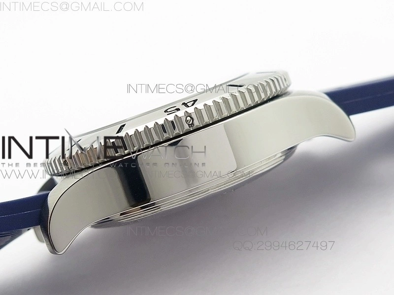 SuperOcan SteelFish SS Blue Dial on Blue Rubber Strap A7750