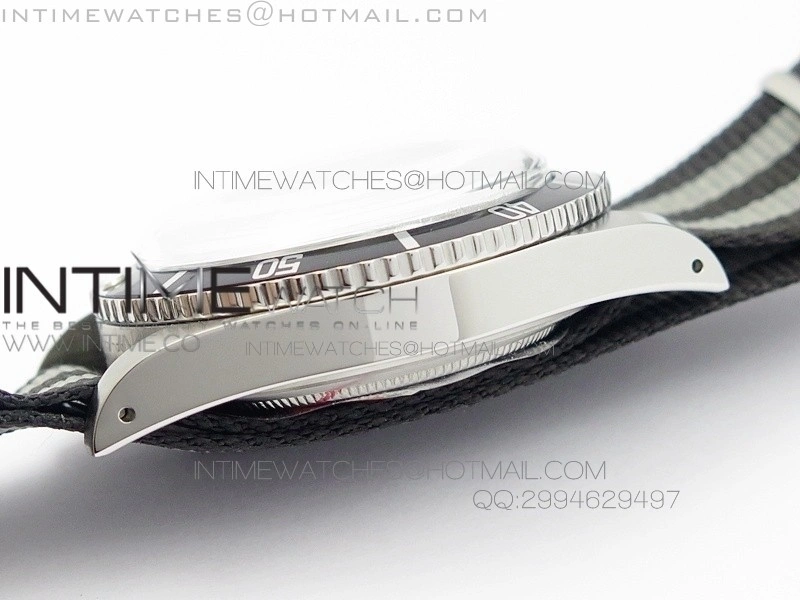 Vintage 1680 Submariner No Date SS White On White Nylon Strap A2836