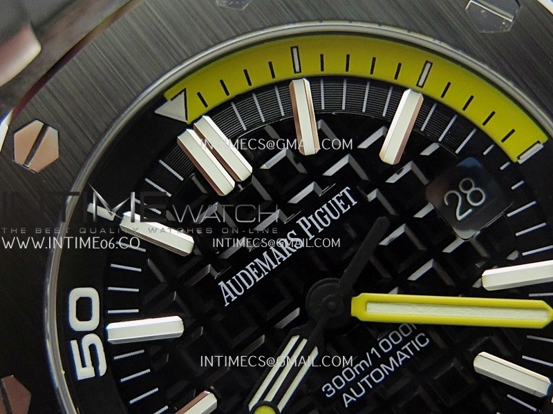 Royal Oak Offshore Diver 15706 Forged Carbon APSF 1:1 Best Edition On SA3120 Super Clone