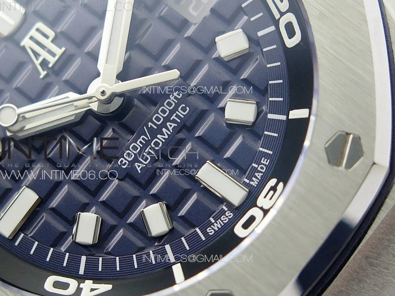 Royal Oak Offshore Diver 15720 IPF 1:1 Best Edition Blue Dial on Blue Rubber Strap A4308