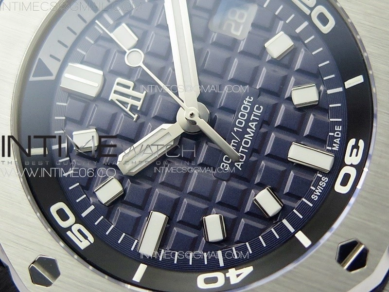 Royal Oak Offshore Diver 15720 IPF 1:1 Best Edition Blue Dial on Blue Rubber Strap A4308