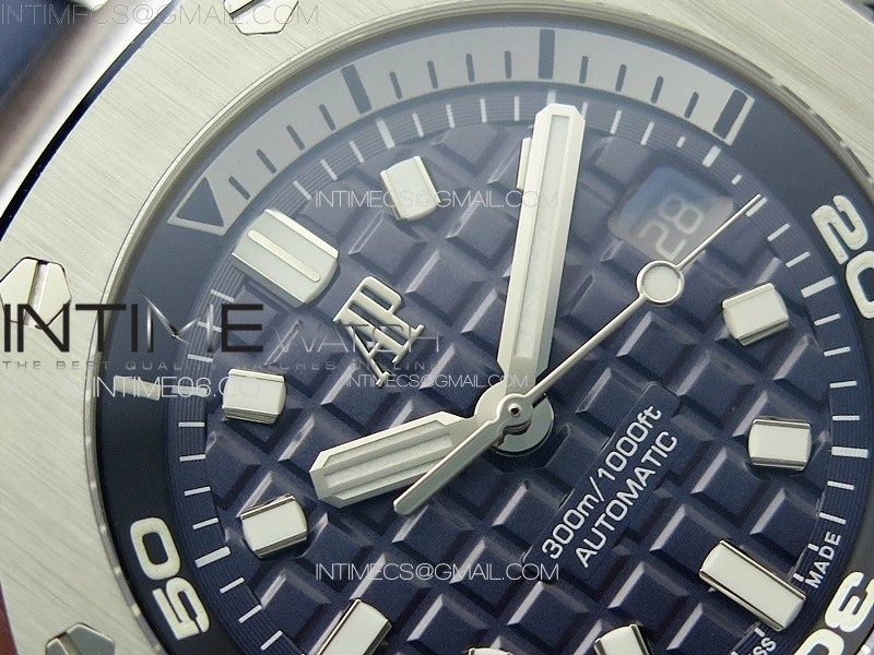 Royal Oak Offshore Diver 15720 IPF 1:1 Best Edition Blue Dial on Blue Rubber Strap A4308