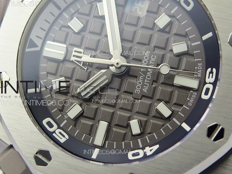 Royal Oak Offshore Diver 15720 IPF 1:1 Best Edition Gray Dial on Gray Rubber Strap A4308