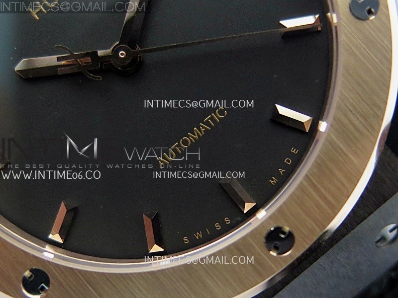 Classic Fusion 42mm Ceramic RG JJZF 1:1 Best Edition Black Dial On Black Gummy Strap