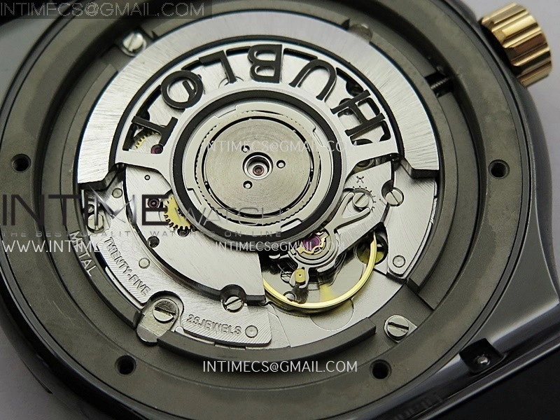 Classic Fusion 42mm Ceramic RG JJZF 1:1 Best Edition Black Dial On Black Gummy Strap
