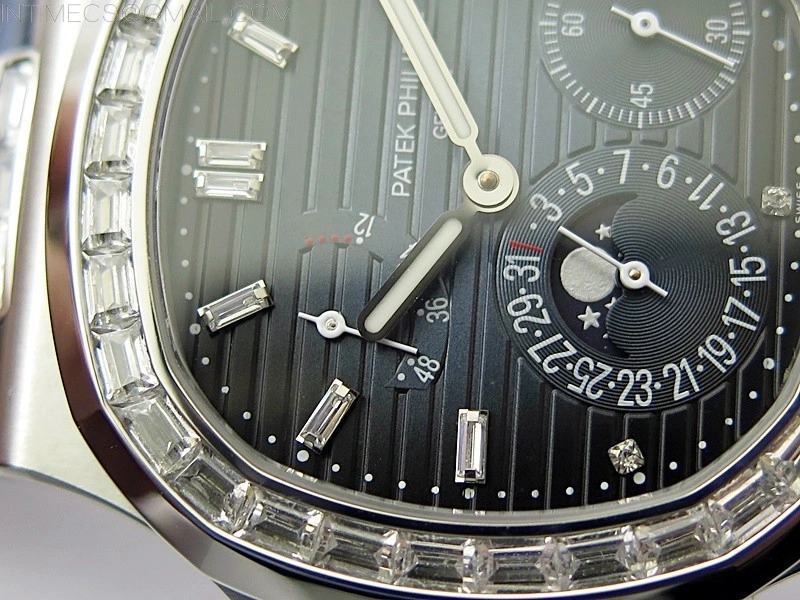 Nautilus 5724G SS T Crystals 3EF Best Edition Blue Dial on Blue Leather Strap A240