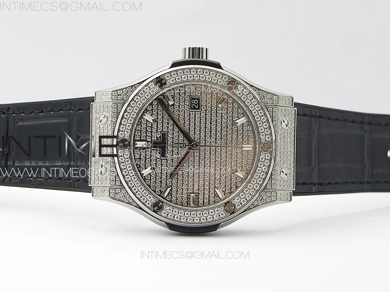 Classic Fusion 42mm SS Paved Diamonds Case And Bezel B50F Paved Diamonds Dial On Black Gummy Strap A2892