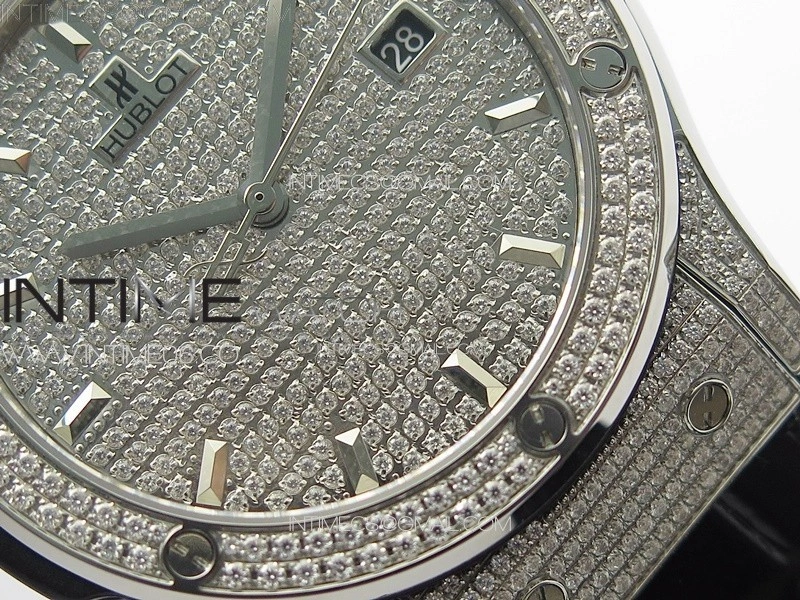 Classic Fusion 42mm SS Paved Diamonds Case And Bezel B50F Paved Diamonds Dial On Black Gummy Strap A2892