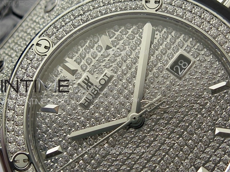 Classic Fusion 42mm SS Paved Diamonds Case And Bezel B50F Paved Diamonds Dial On Black Gummy Strap A2892