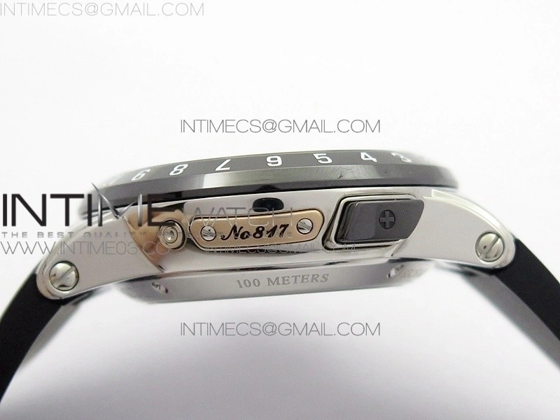 Executive Toro SS TWA 1:1 Best Edition Black Dial on Black Rubber Strap Asian UN-32
