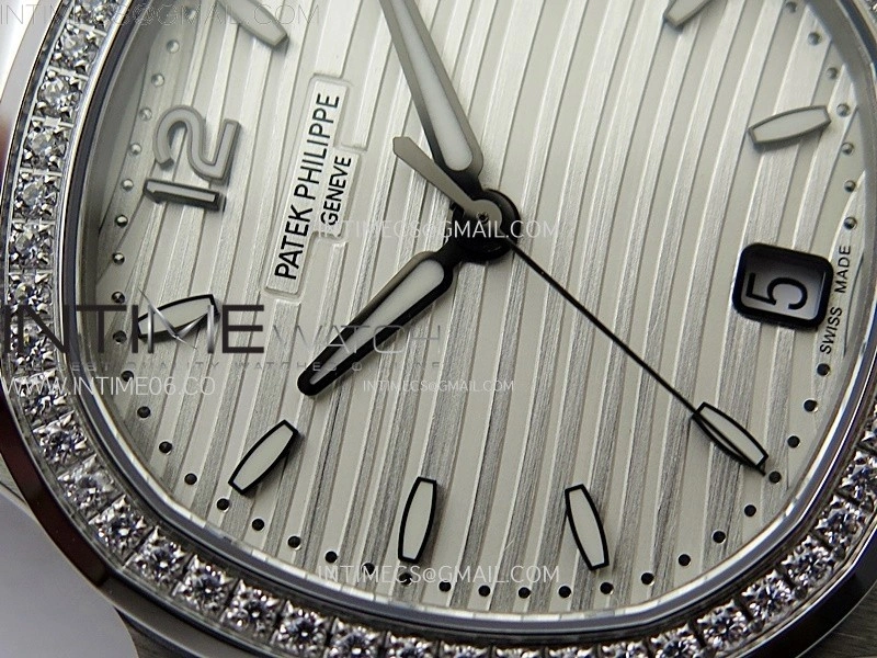 Nautilus 7118 New Version Ladies Diamonds Bezel PPF 1:1 Best Edition White Dial on SS Bracelet A324 Super Clone
