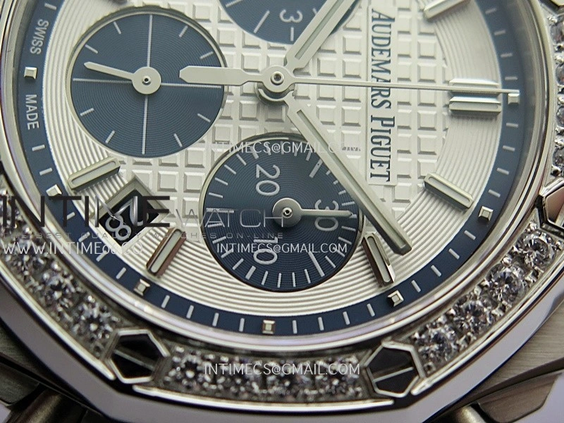 Royal Oak Offshore 37mm 26231 SS APSF 1:1 Best Edition White Dial On White Rubber Strap A2385