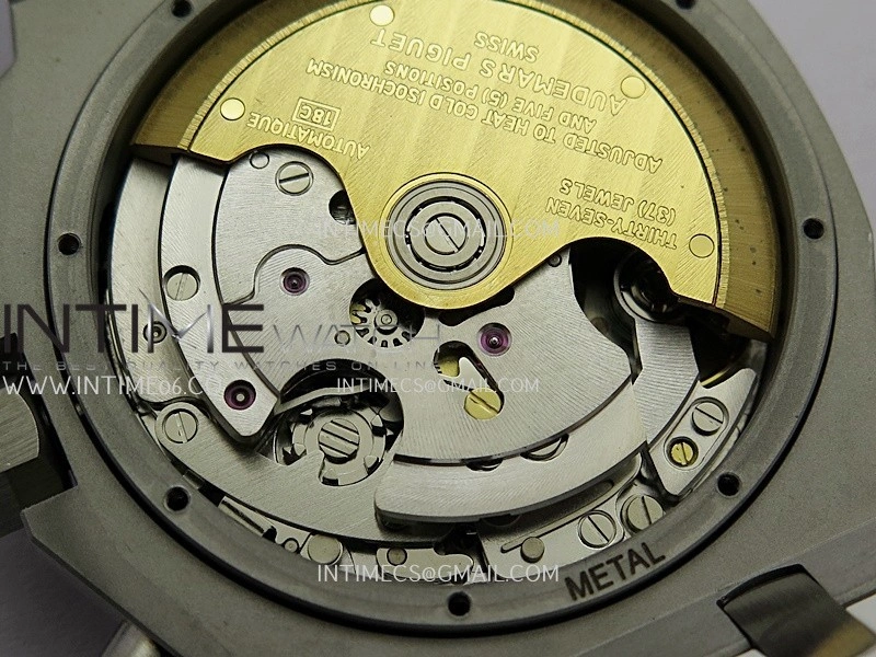 Royal Oak Offshore 37mm 26231 SS APSF 1:1 Best Edition White Dial On White Rubber Strap A2385