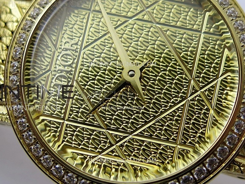 La D de dior Satine 25mm Diamond Bezel YG Case 8848F 1:1 Best Edition Gold Dial on YG bracelet Swiss Quartz