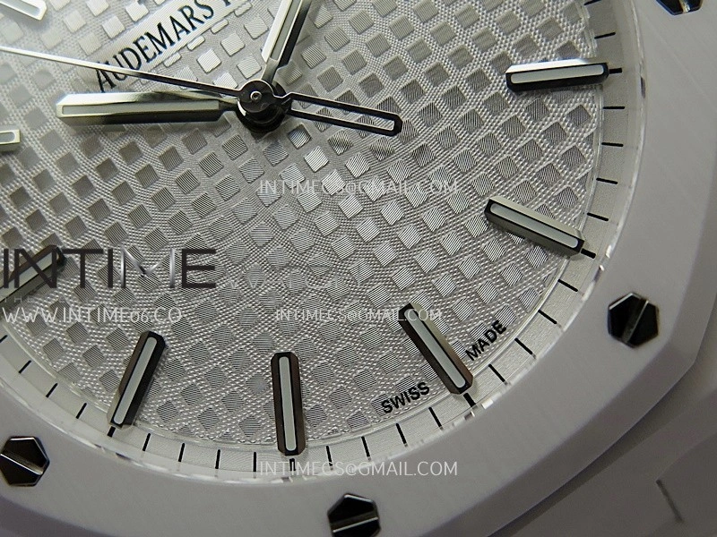 Royal Oak 15500 White Ceramic APSF 1:1 Best Edition Silver Dial On White Ceramic Bracelet SA4302 Super Clone