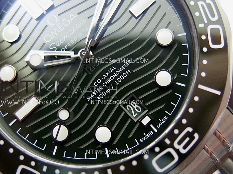 Seamaster Diver 300M Green Ceramic Bezel V4 VSF 1:1 Best Edition Green Dial On SS Bracelet Super Clone Asian 8800