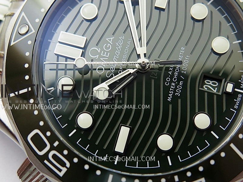 Seamaster Diver 300M Green Ceramic Bezel V4 VSF 1:1 Best Edition Green Dial On SS Bracelet Super Clone Asian 8800