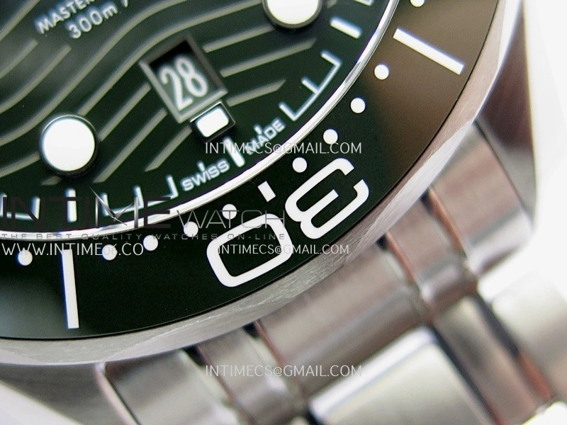 Seamaster Diver 300M Green Ceramic Bezel V4 VSF 1:1 Best Edition Green Dial On SS Bracelet Super Clone Asian 8800