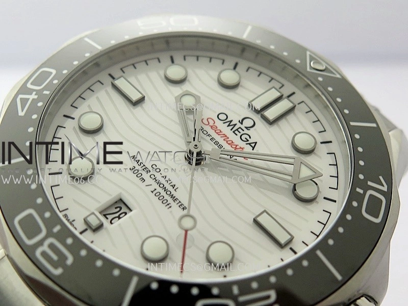 Seamaster Diver 300M Black Ceramic Bezel V4 VSF 1:1 Best Edition White Dial On SS Bracelet Super Clone Asian 8800