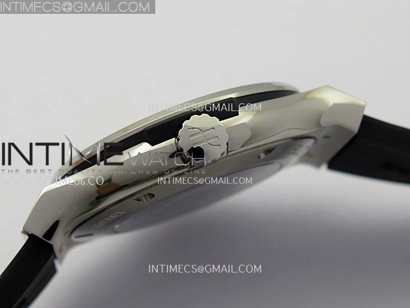 Classic Fusion 42mm Titanium JJZF 1:1 V2 Best Edition White Dial On Black Rubber Strap