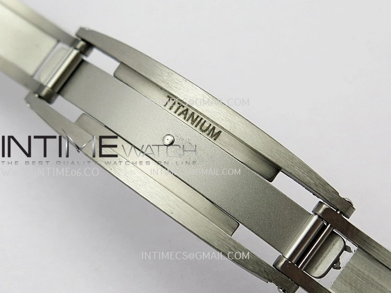 RM035-01 White Carbon ZF Best Edition Skeleton Dial On White Rubber Strap Super Clone RMUL2