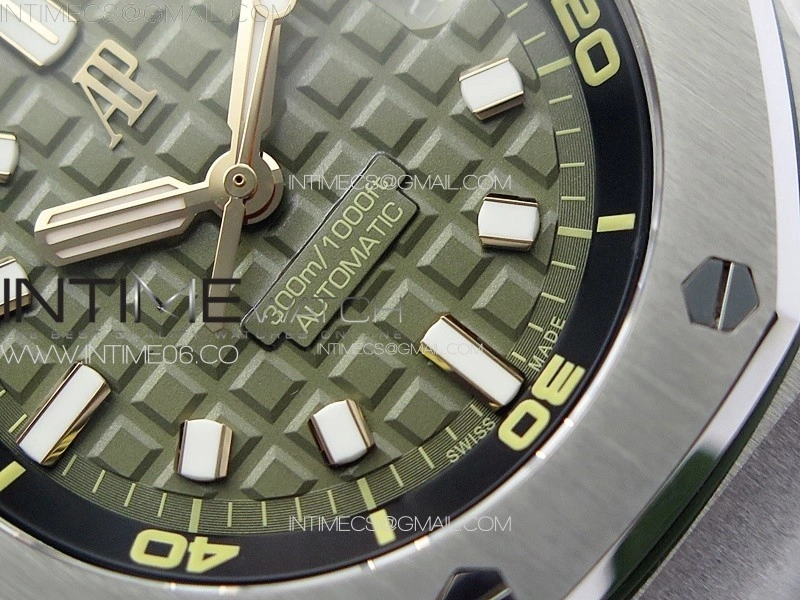 Royal Oak Offshore Diver 15720 ZF 1:1 Best Edition Green Dial on Green Rubber Strap A4308