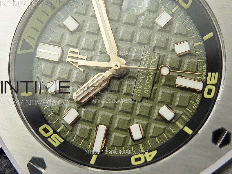 Royal Oak Offshore Diver 15720 ZF 1:1 Best Edition Green Dial on Green Rubber Strap A4308