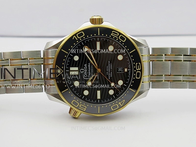Seamaster Diver 300M Black Ceramic Bezel SS YG V4 VSF 1:1 Best Edition Black Dial On SS YG Bracelet Super Clone Asian 8800