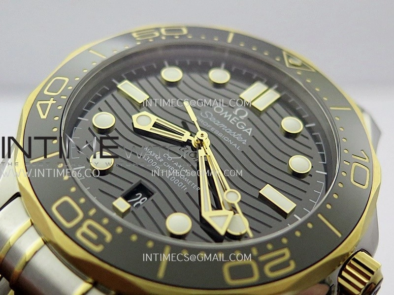 Seamaster Diver 300M Black Ceramic Bezel SS YG V4 VSF 1:1 Best Edition Black Dial On SS YG Bracelet Super Clone Asian 8800