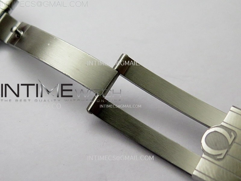 Speedmaster Professional "Silver Snoopy Award" 50th Anniversary N1F 1:1 Best Edition A3861 on Style02 Bracelet