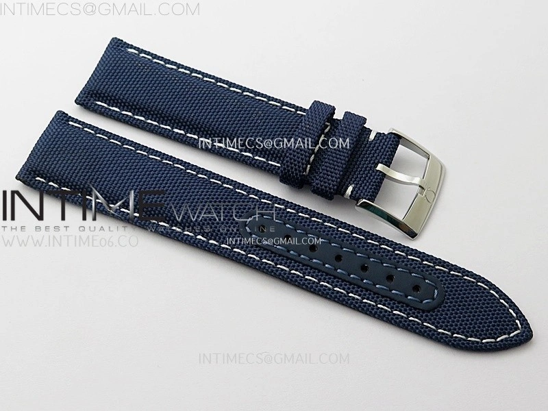 Speedmaster Professional "Silver Snoopy Award" 50th Anniversary N1F 1:1 Best Edition A3861 on Style02 Bracelet