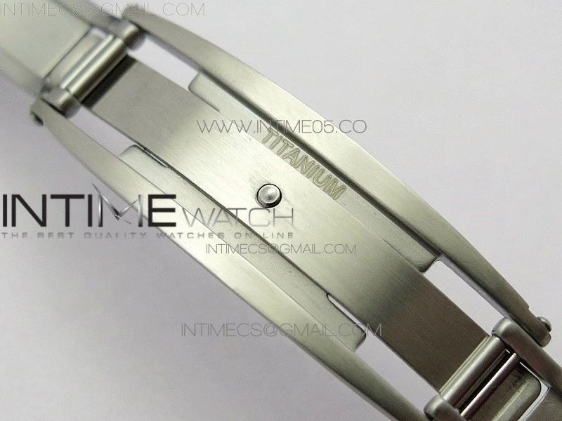 RM011 Carbon Case Carbon Bezel Chronograph KVF 1:1 Best Edition Skeleton Dial on Red Rubber Strap A7750