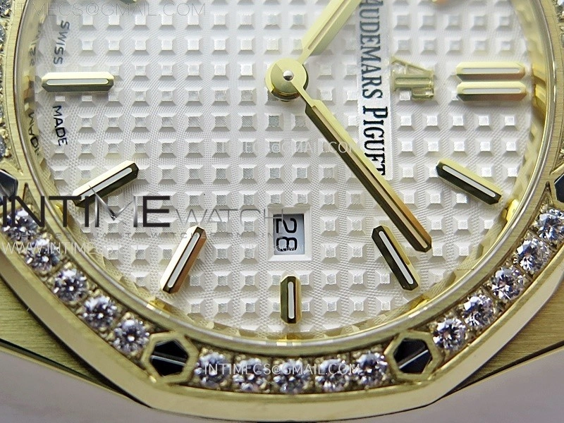 Lady Royal Oak 33mm 67651 Diamonds Bezel YG ZF 1:1 Best Edition White Textured Dial on YG Bracelet RONDA Quartz