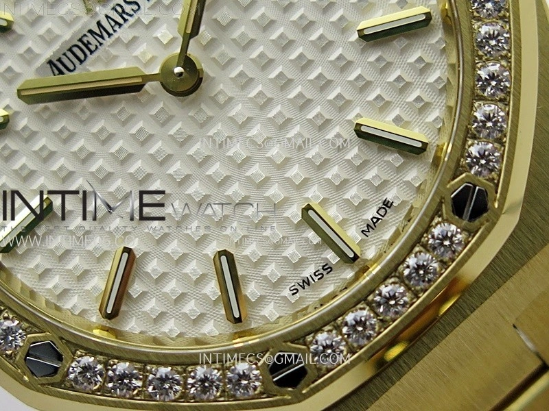 Lady Royal Oak 33mm 67651 Diamonds Bezel YG ZF 1:1 Best Edition White Textured Dial on YG Bracelet RONDA Quartz