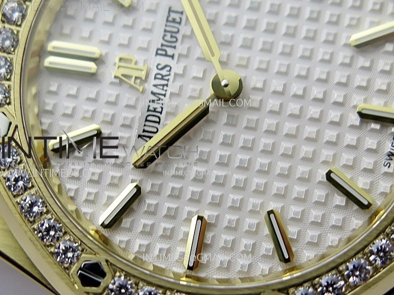 Lady Royal Oak 33mm 67651 Diamonds Bezel YG ZF 1:1 Best Edition White Textured Dial on YG Bracelet RONDA Quartz