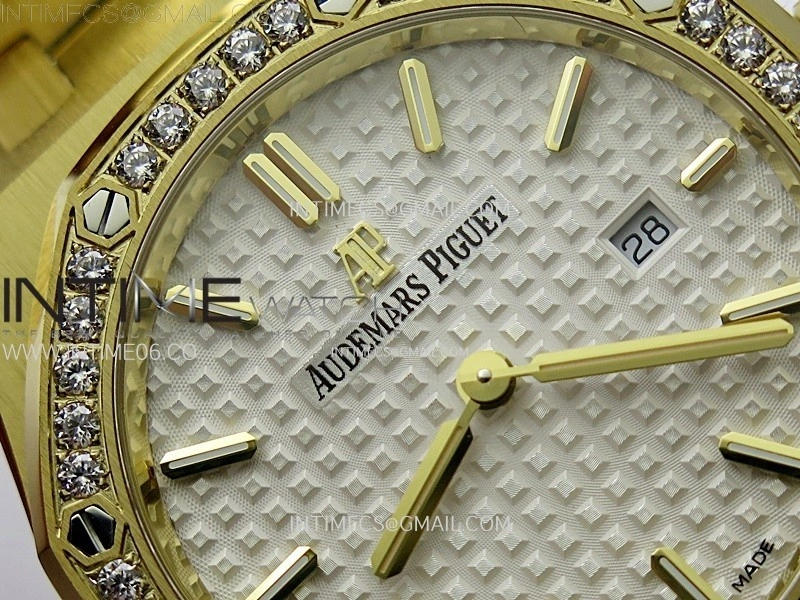 Lady Royal Oak 33mm 67651 Diamonds Bezel YG ZF 1:1 Best Edition White Textured Dial on YG Bracelet RONDA Quartz
