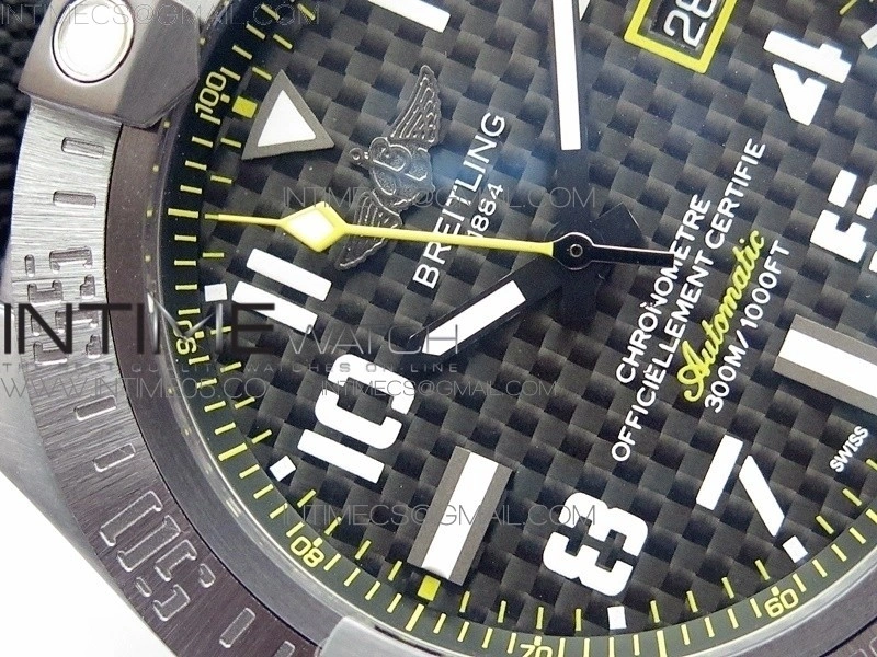 AVENGER Boutique Edition V17310 Ti DLC 1:1 Best Edition Black CF Dial on Nylon Strap A2824