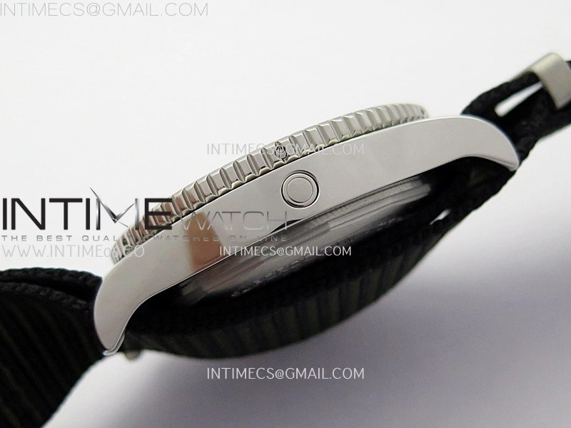 SuperOcean Automatic 46mm TF 1:1 Best Edition Green Dial on Black Nylon Strap A2824